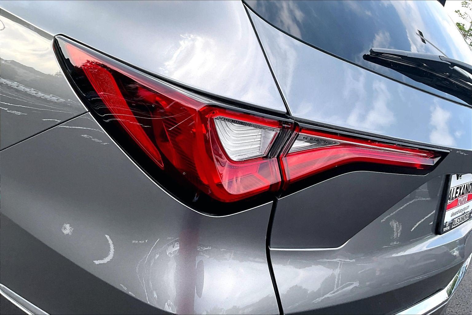 Used 2023 Acura MDX SH-AWD w/ Technology Package image 29