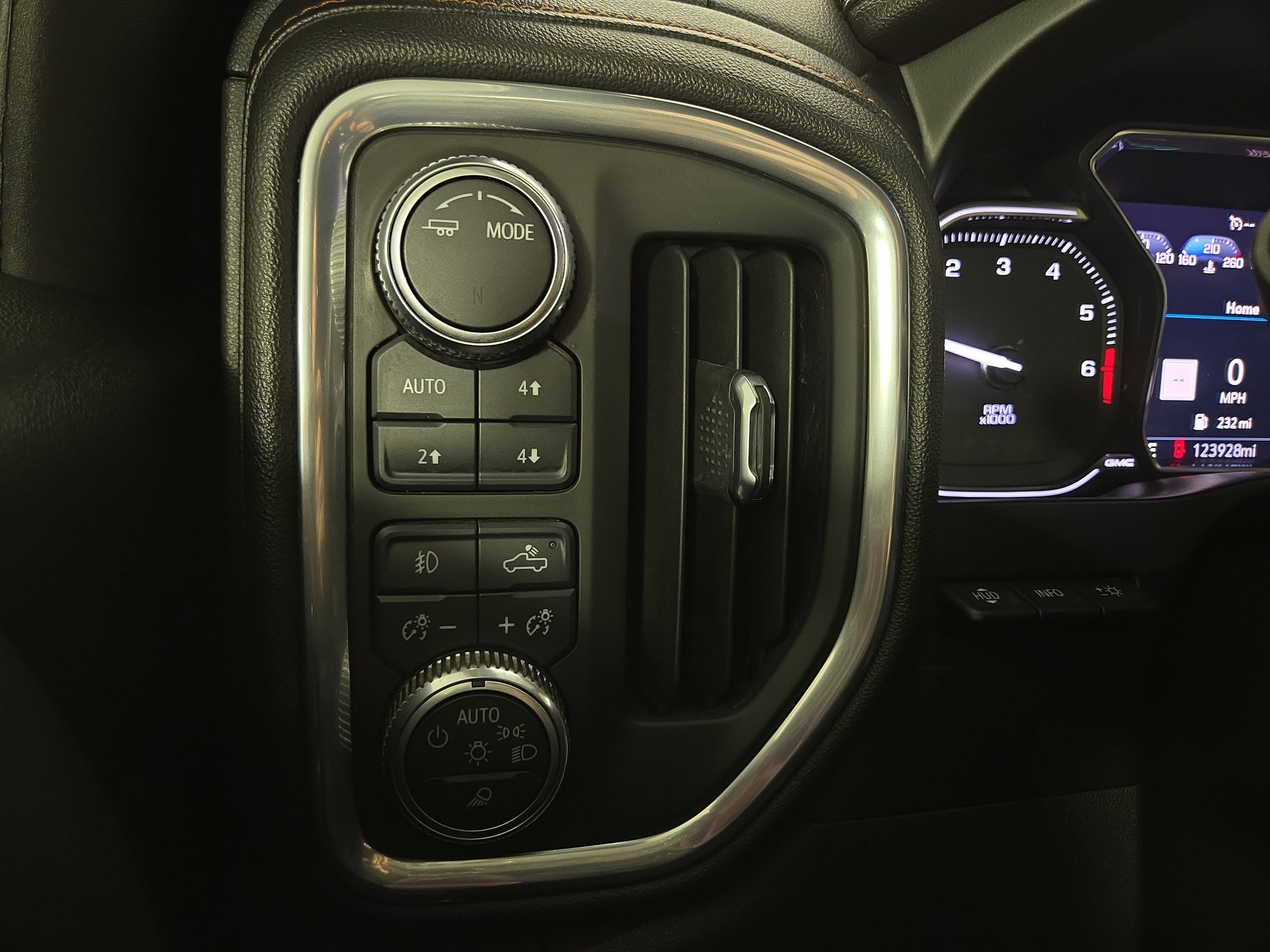 Used 2021 GMC Sierra 1500 AT4 w/ AT4 Value Package AWD/4WD image 25