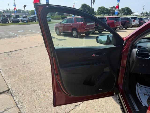 Used 2020 Chevrolet Equinox Premier AWD/4WD image 13