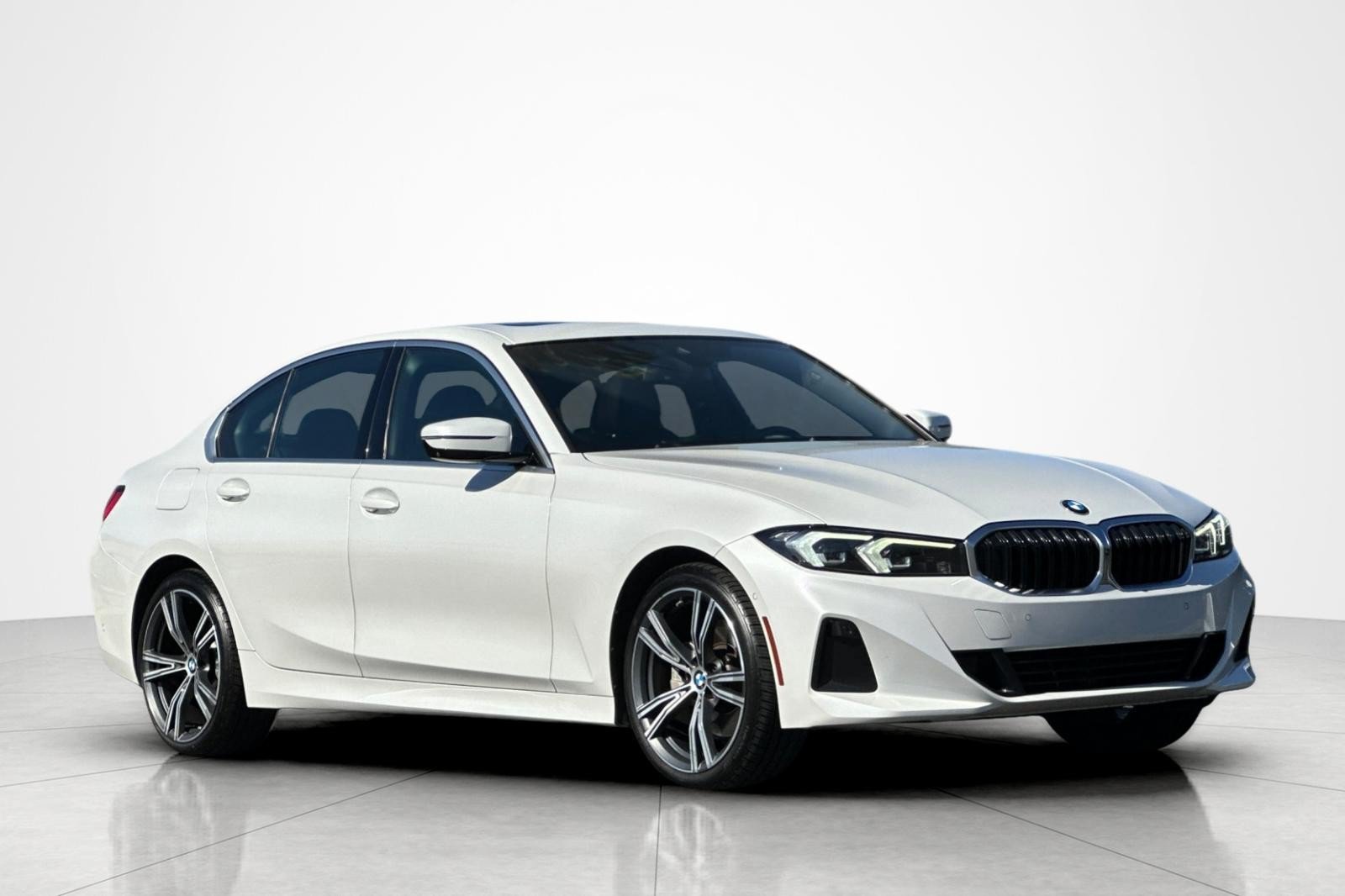 Used 2024 BMW 330i Sedan w/ Convenience Package RWD image 7
