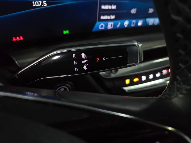 Used 2024 Cadillac Lyriq Luxury image 23