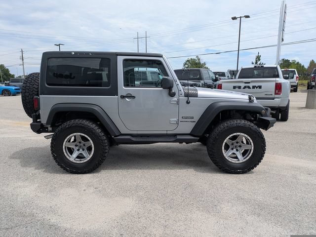 Used 2018 Jeep Wrangler Sport AWD/4WD image 3