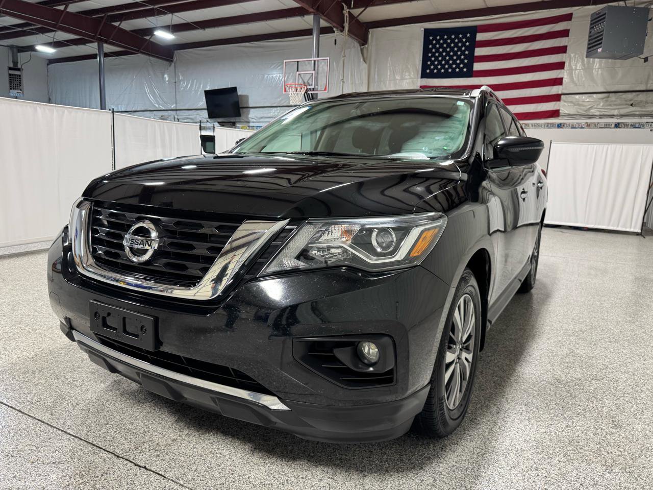 Used 2019 Nissan Pathfinder SV AWD/4WD image 2