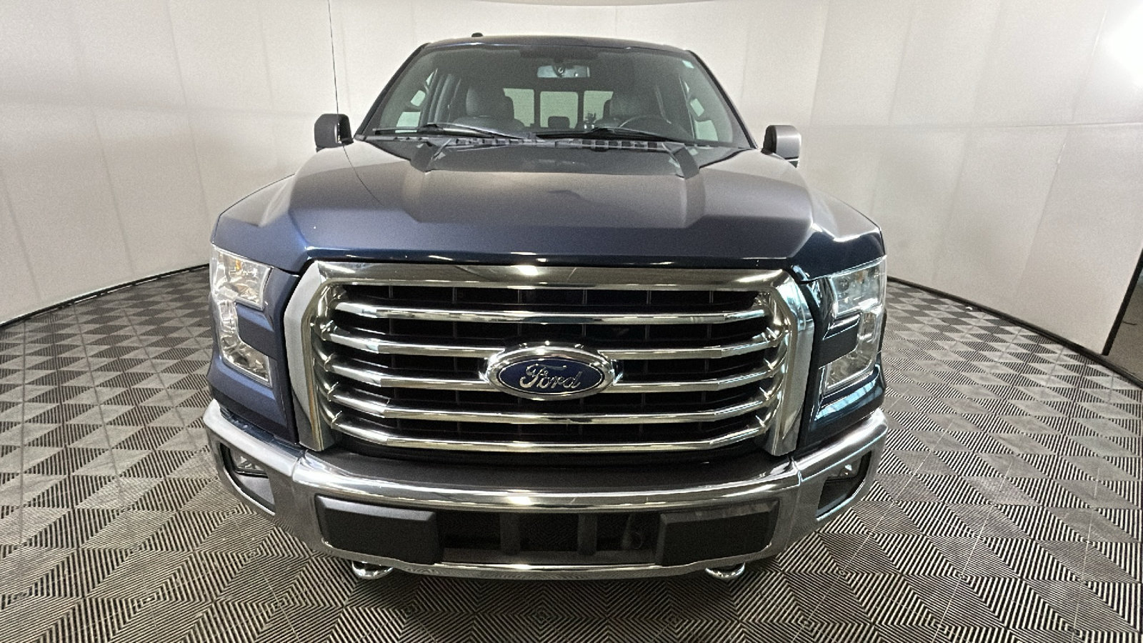 Used 2015 Ford F150 XLT w/ Equipment Group 302A Luxury AWD/4WD image 9