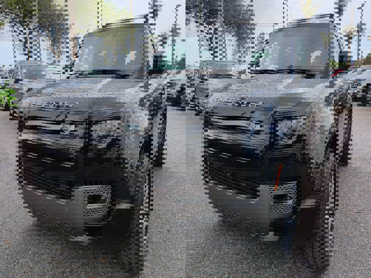 Used 2023 Land Rover Defender 110 X-Dynamic SE image 9