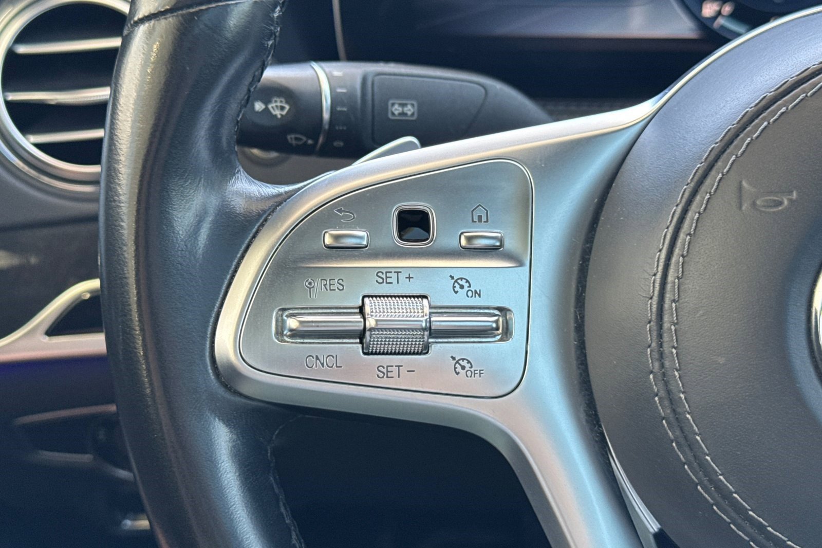 Used 2019 Mercedes-Benz S 560 Sedan image 31