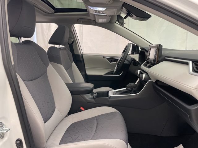 Used 2022 Toyota RAV4 XLE w/ Convenience Package AWD/4WD image 12