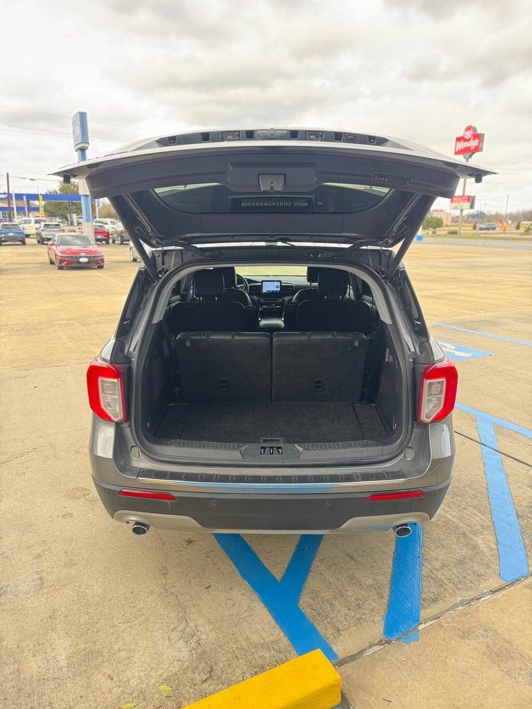 Used 2022 Ford Explorer Limited w/ Equipment Group 301A image 7