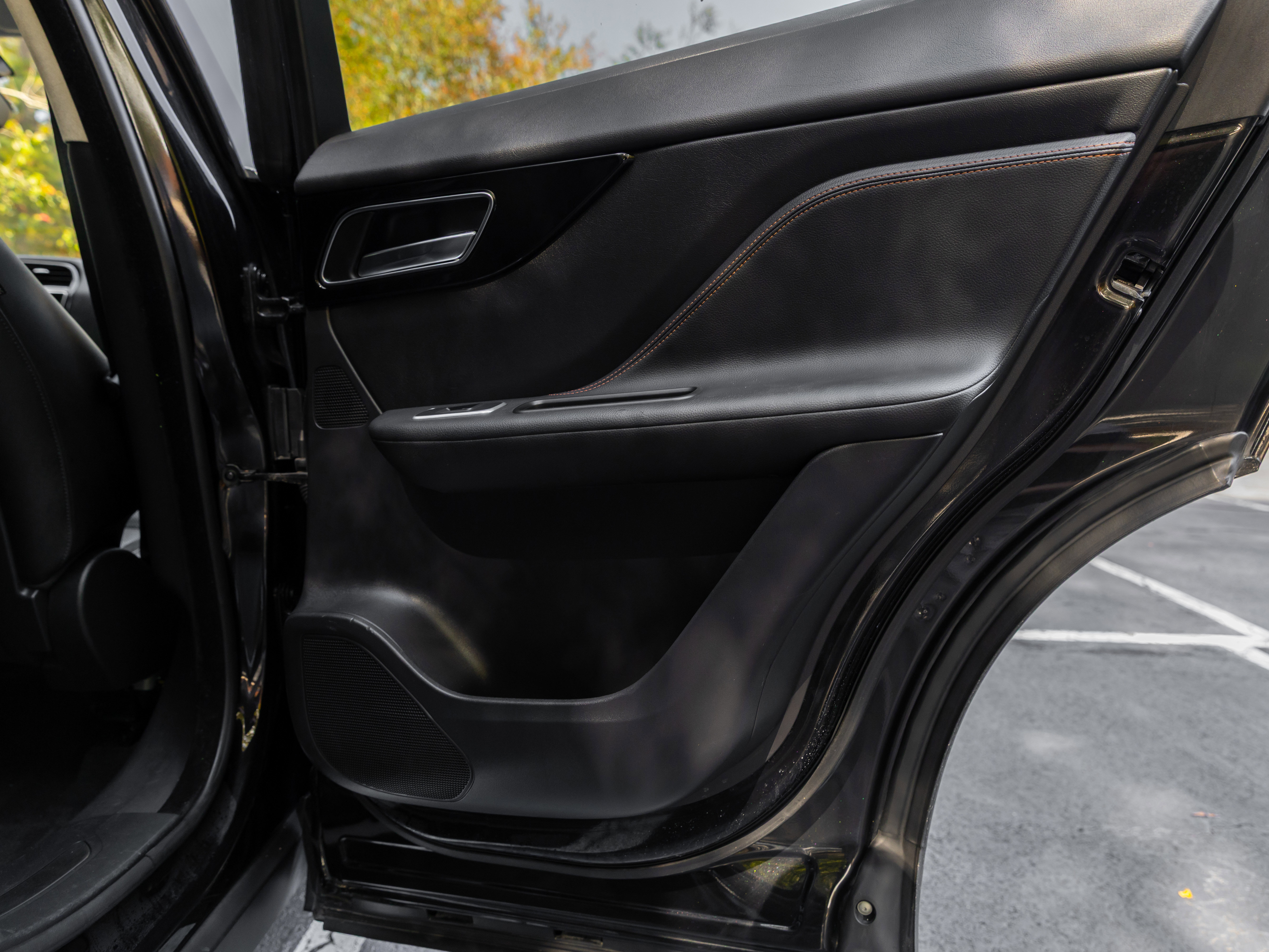 Used 2019 Jaguar F-PACE Prestige image 34