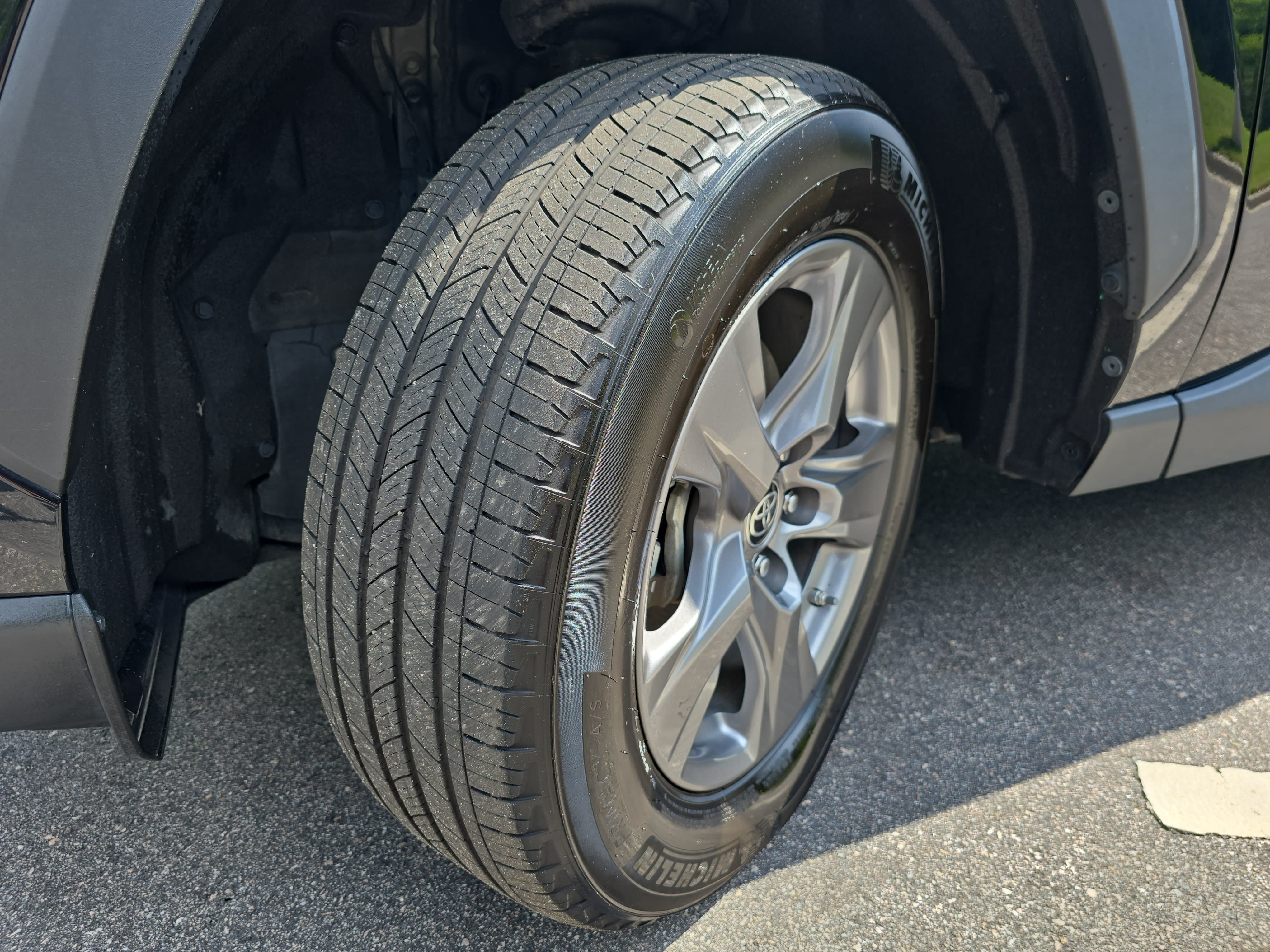 Certified 2024 Toyota RAV4 LE AWD/4WD image 34