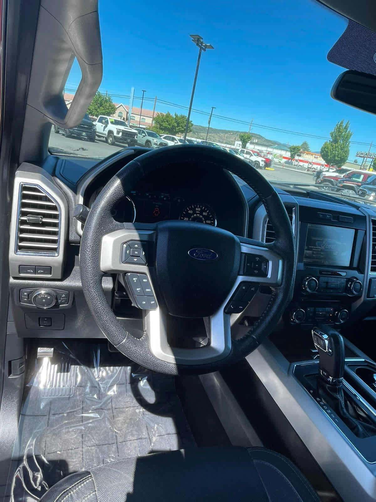 Used 2015 Ford F150 Lariat AWD/4WD image 23