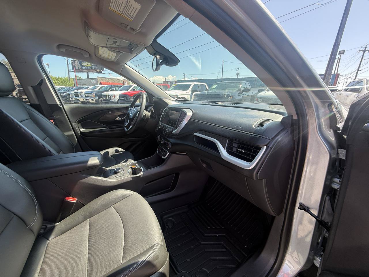 Used 2024 GMC Terrain SLT AWD/4WD image 23