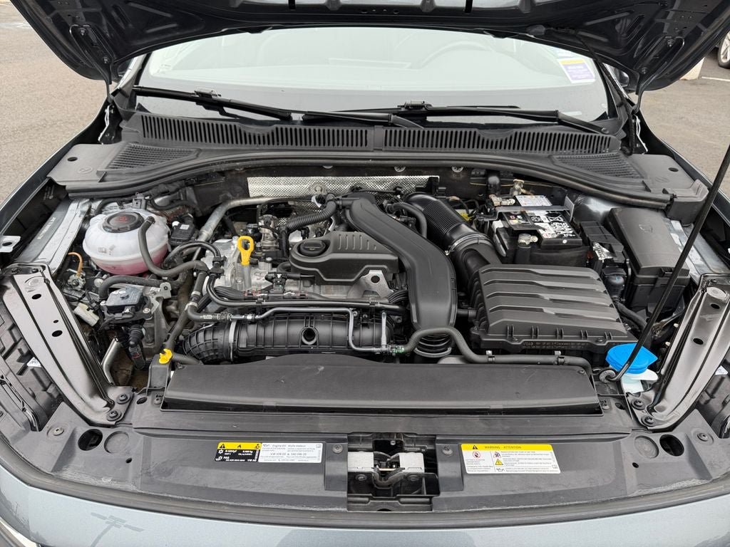 Used 2025 Volkswagen Jetta SE FWD image 29