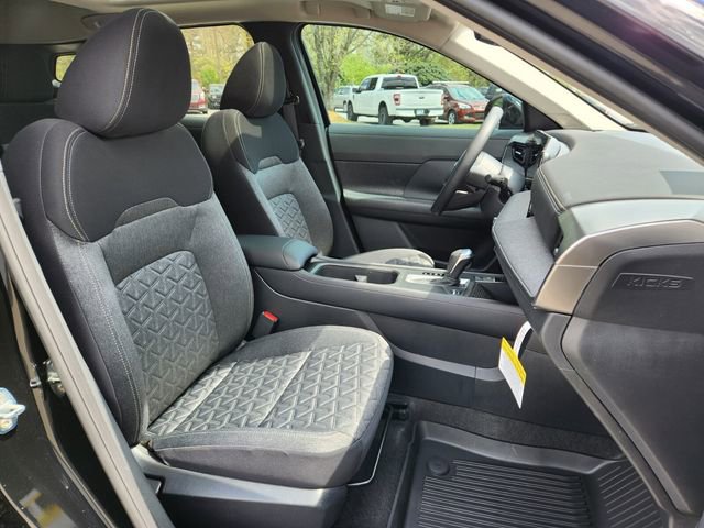 New 2026 Nissan Kicks SV FWD image 5