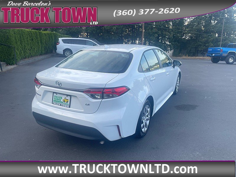 Used 2025 Toyota Corolla LE FWD image 5