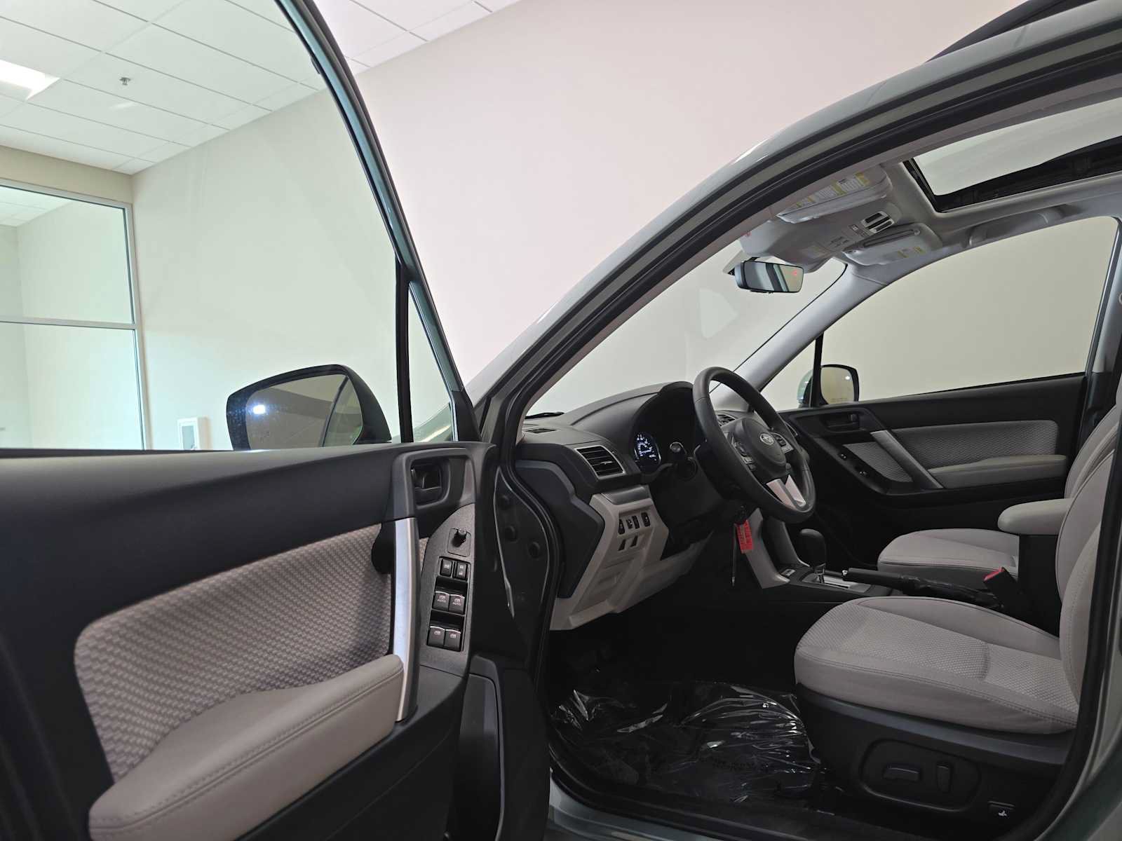 Used 2017 Subaru Forester 2.5i Premium AWD/4WD image 22