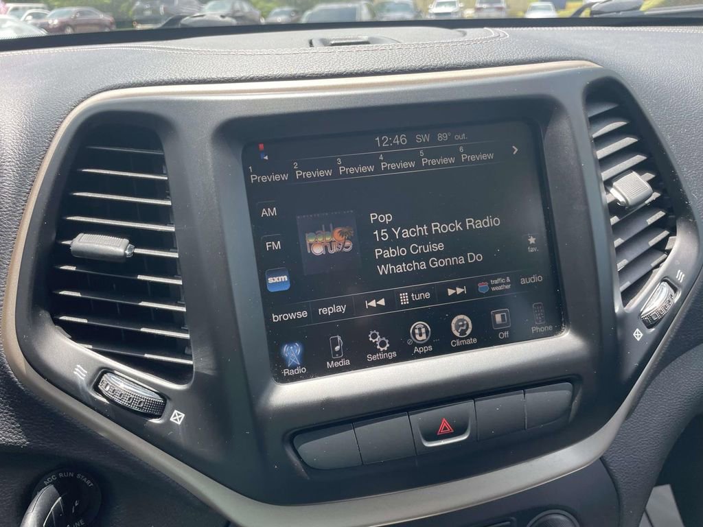 Used 2014 Jeep Cherokee Latitude FWD image 25