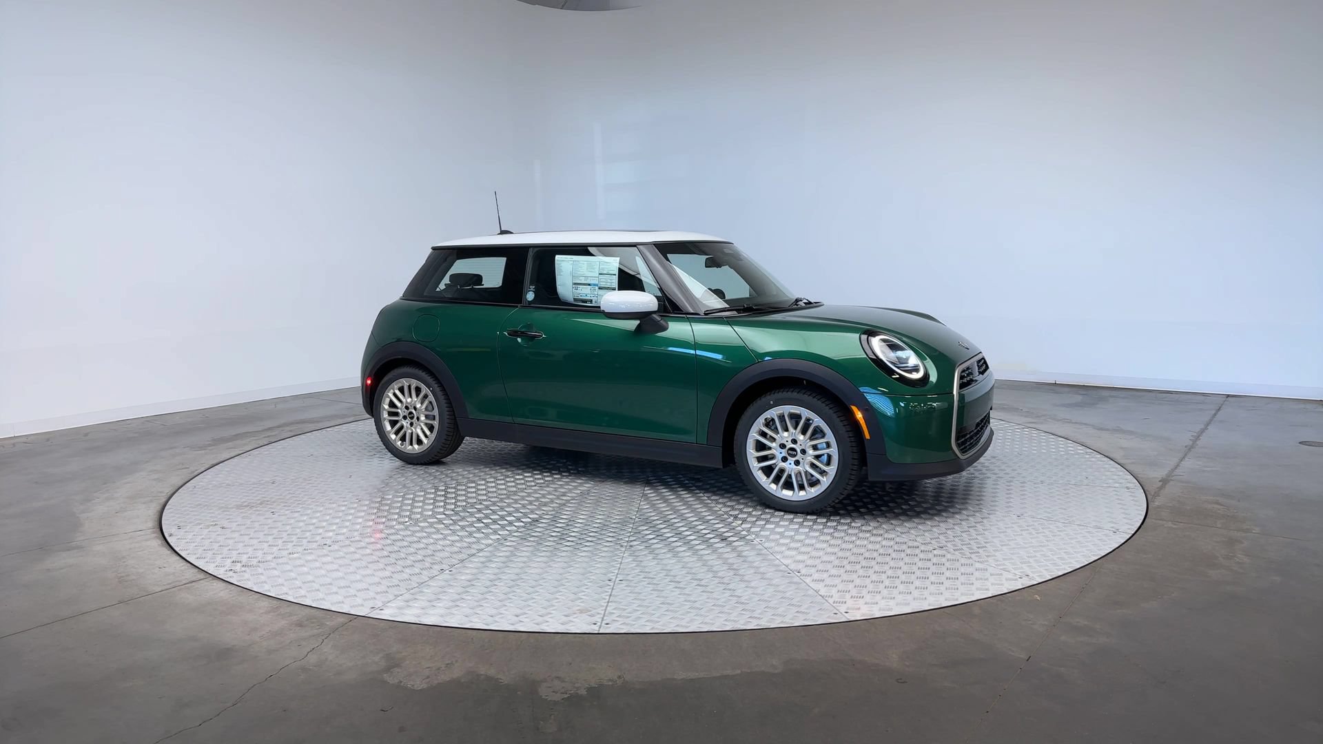 Used 2026 MINI Cooper 2-Door Hardtop FWD image 4