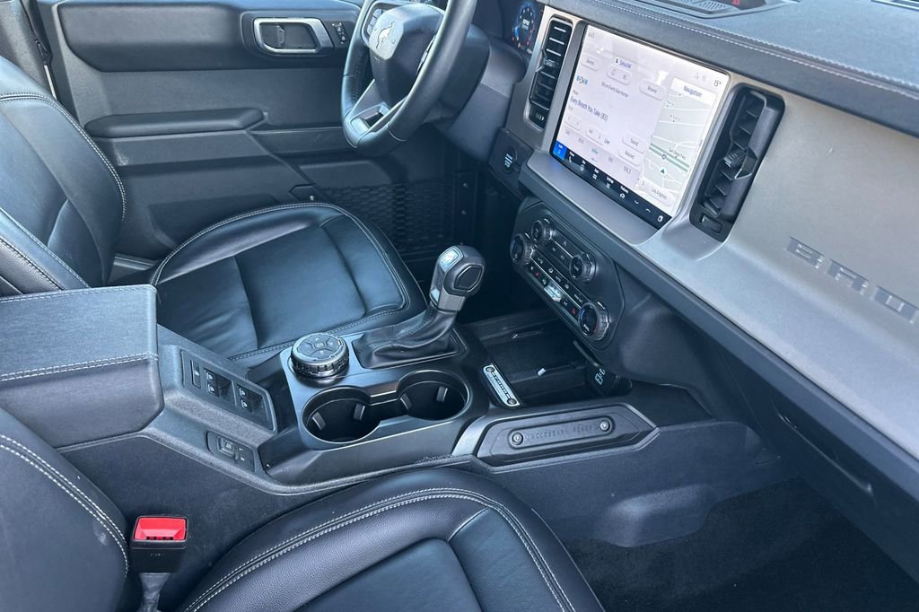 Used 2025 Ford Bronco Outer Banks image 17