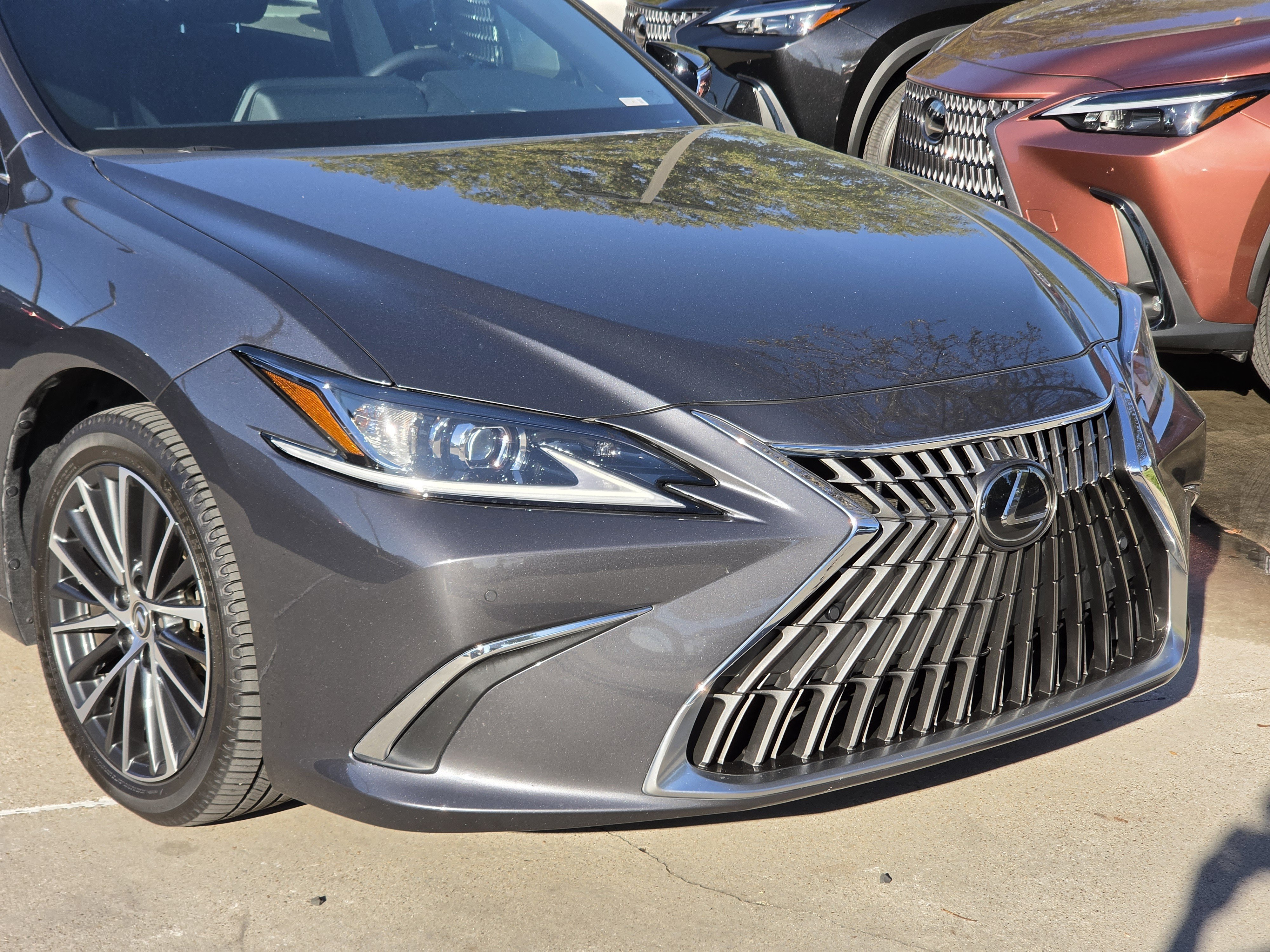 Used 2022 Lexus ES 350 w/ Premium Package FWD image 11
