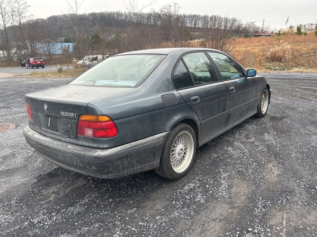 Used 2000 BMW 528i Sedan image 2