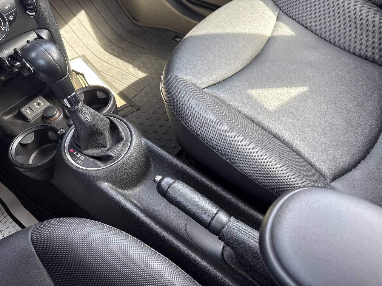 Used 2014 MINI Cooper Clubman FWD image 40
