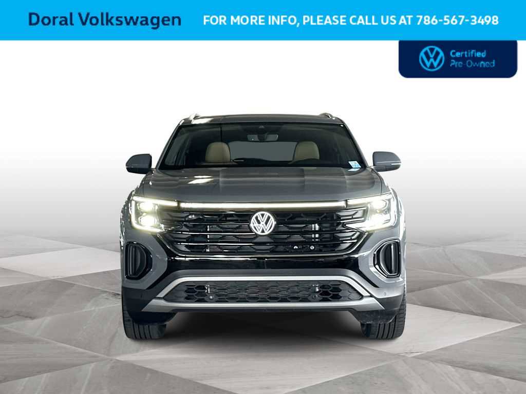 Used 2026 Volkswagen Atlas Cross Sport SE w/ Black Wheel Package FWD image 3