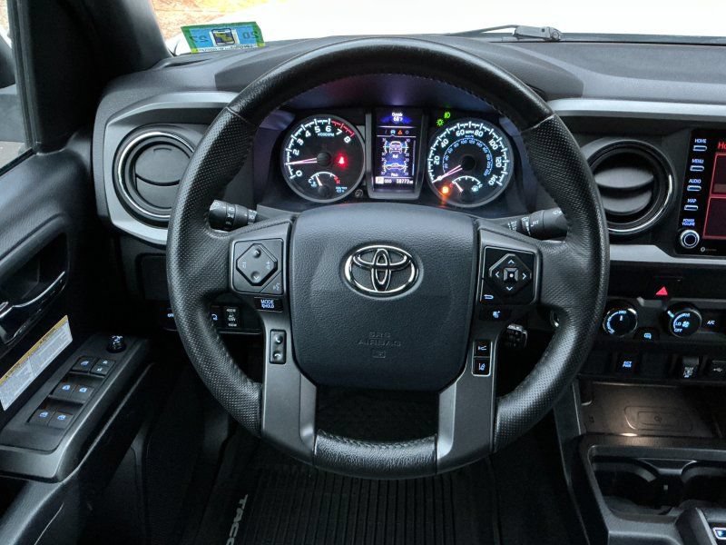 Used 2020 Toyota Tacoma TRD Off-Road AWD/4WD image 17