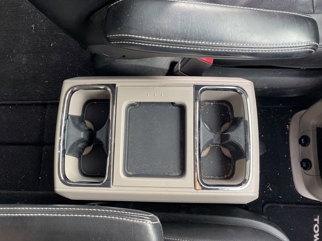 Used 2014 Chrysler Town & Country Touring image 37