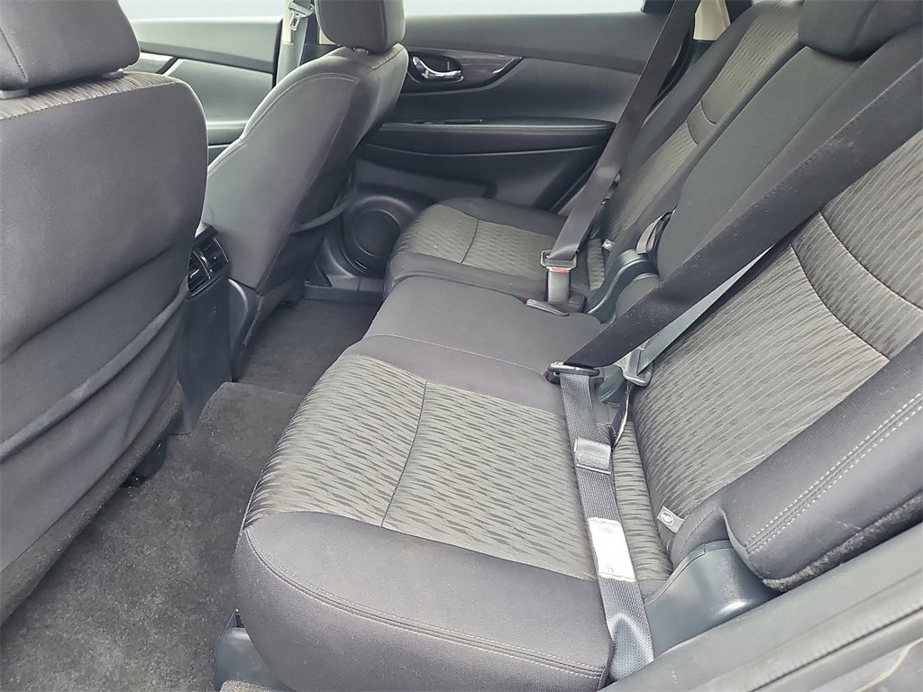 Used 2018 Nissan Rogue SV image 31