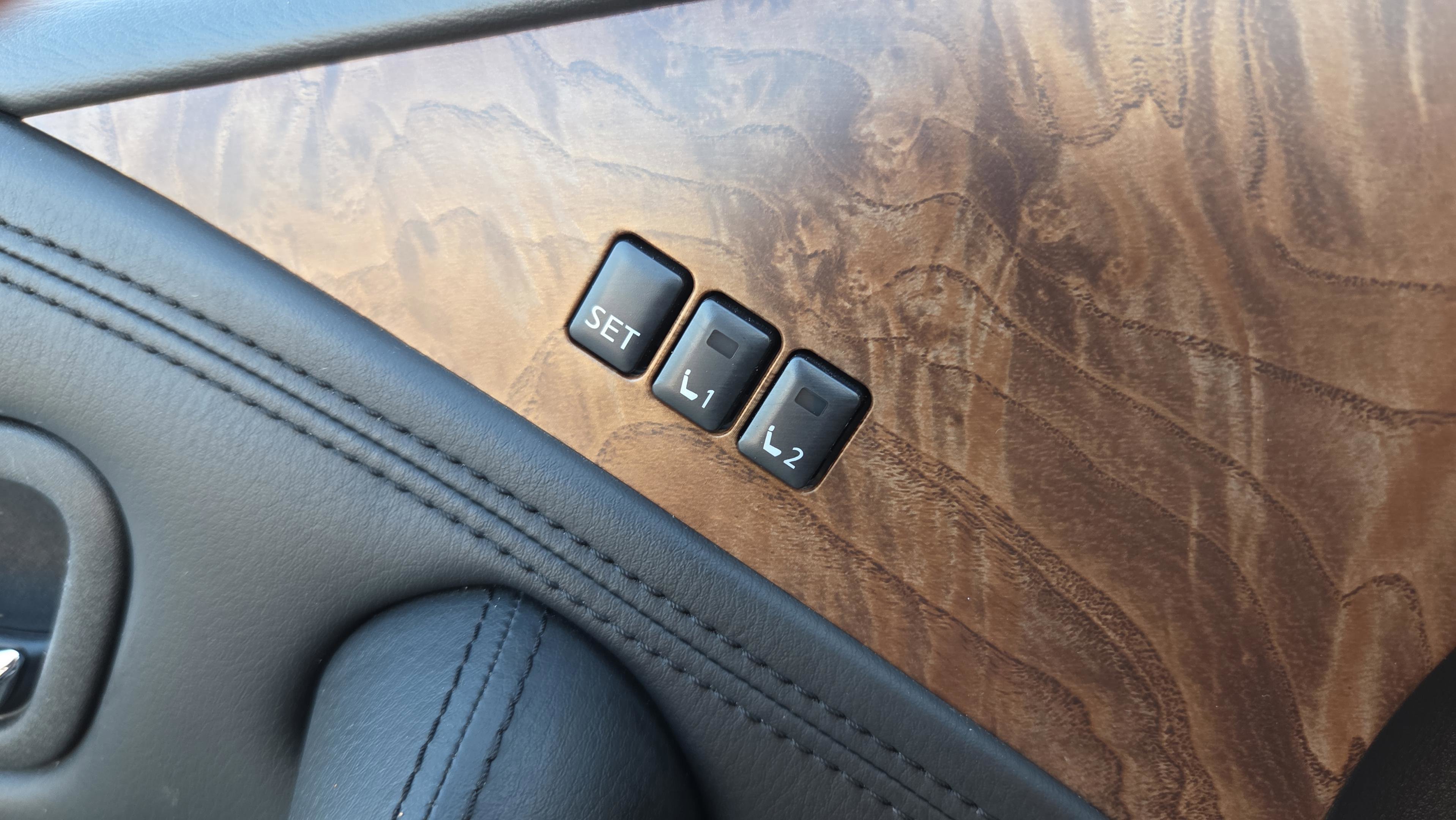 Used 2024 Nissan Armada SL w/ Captain's Chairs Package image 34