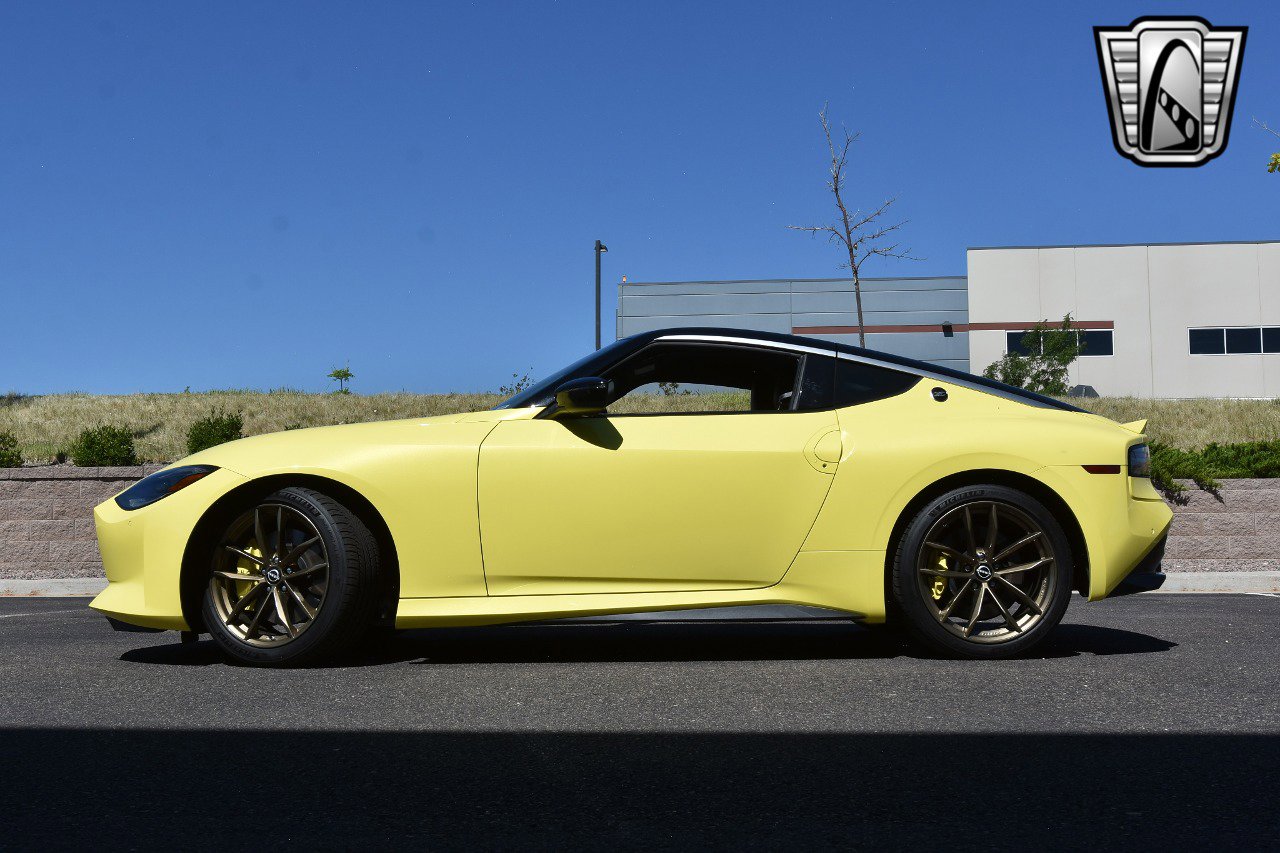 Used 2023 Nissan Z w/ Floor Mat Package (L93) image 3
