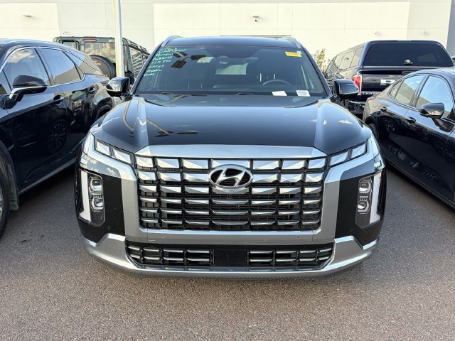 Used 2023 Hyundai Palisade Calligraphy w/ Cargo Package FWD image 2