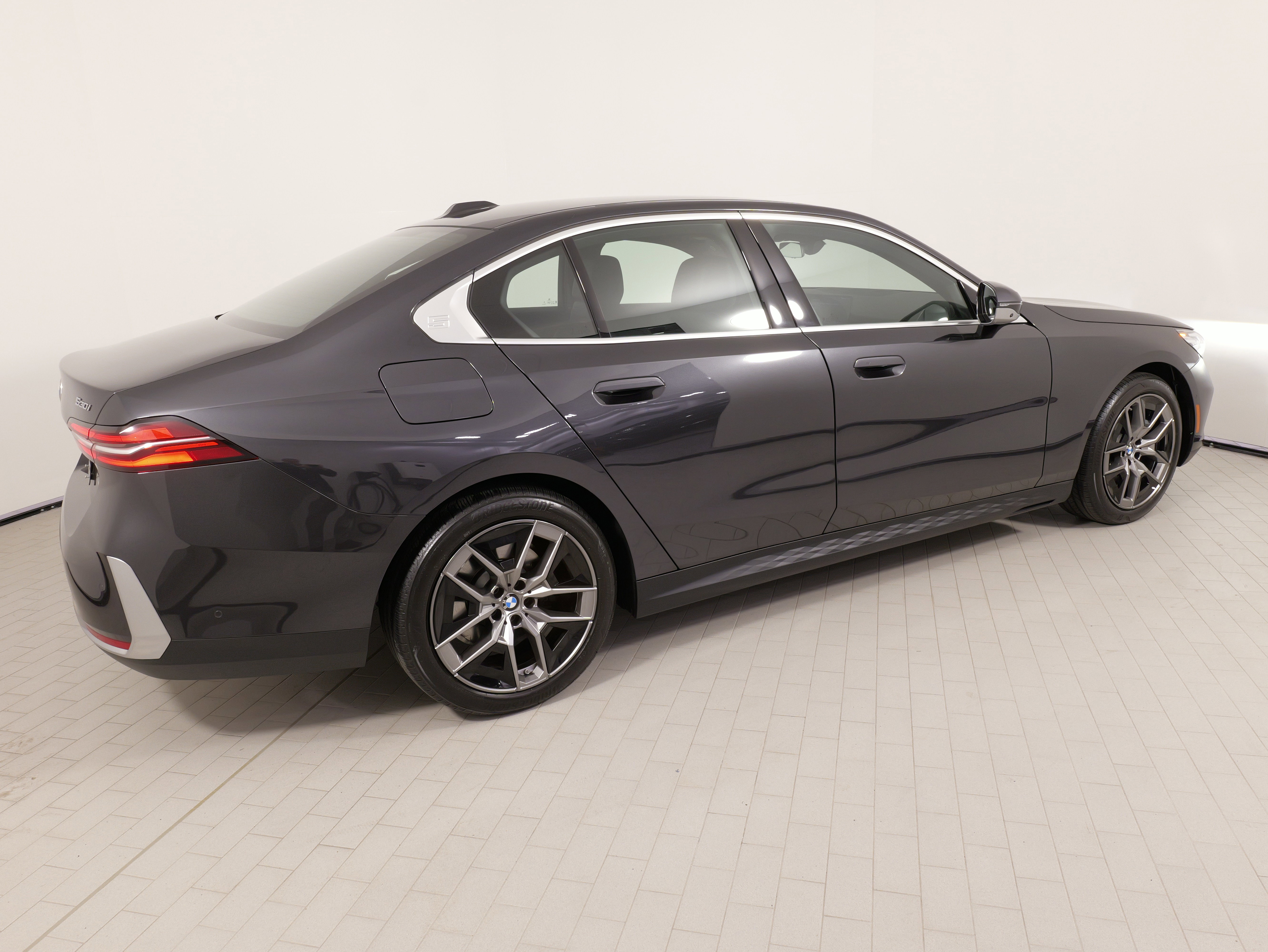 Used 2026 BMW 530i xDrive w/ Premium Package image 10