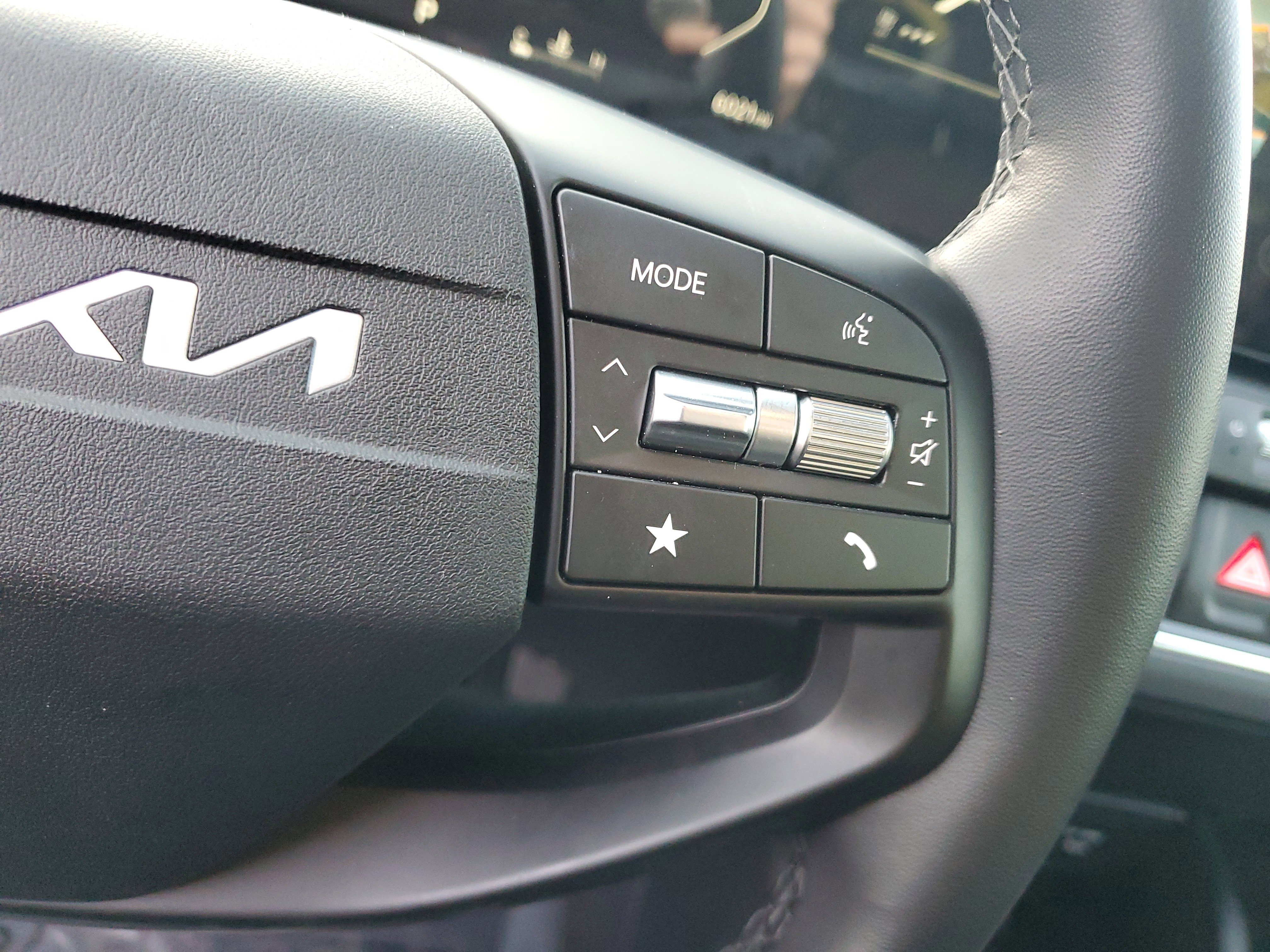 Used 2025 Kia K4 EX image 29