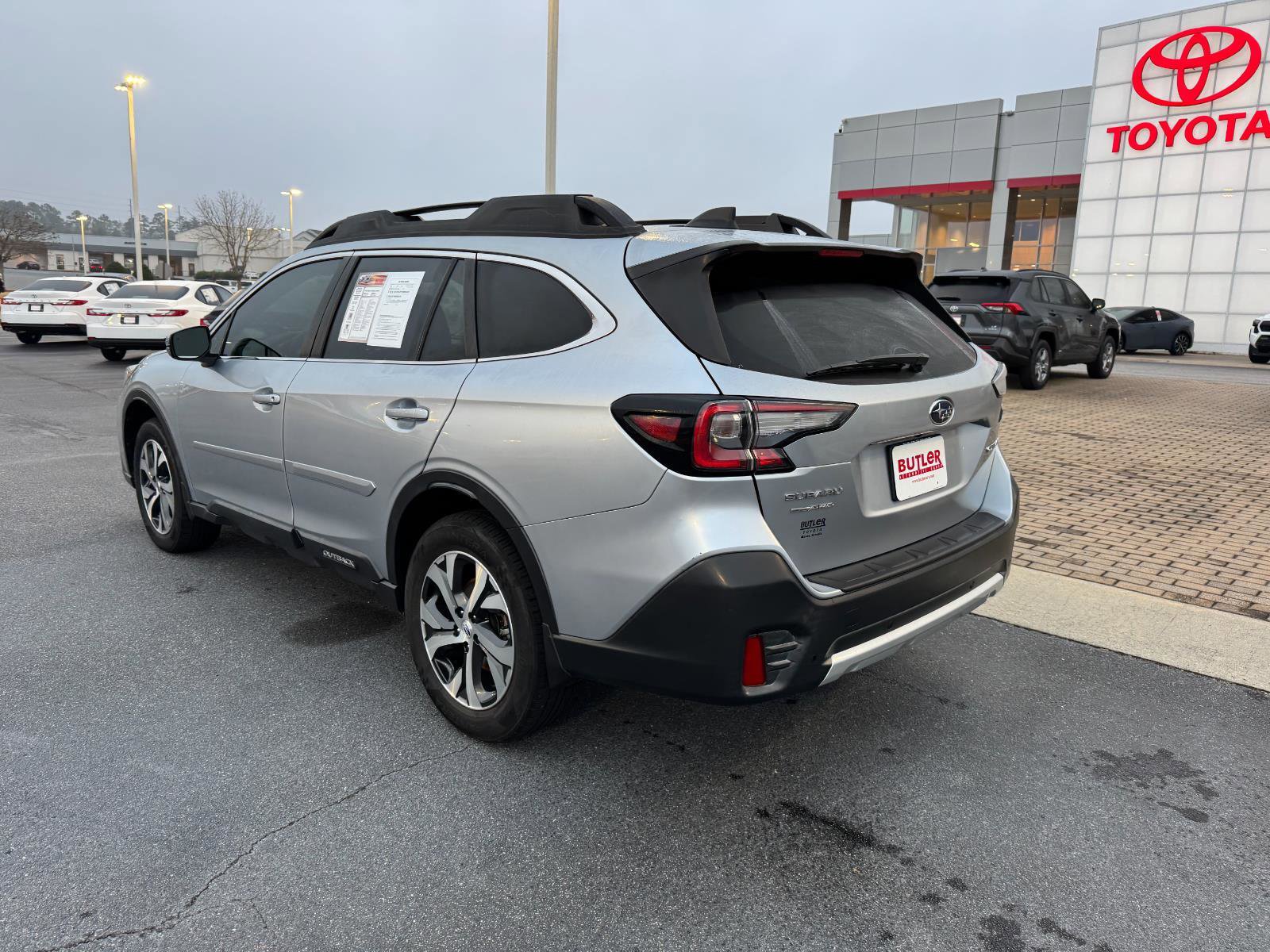 Used 2020 Subaru Outback Limited w/ Popular Package #2 image 3