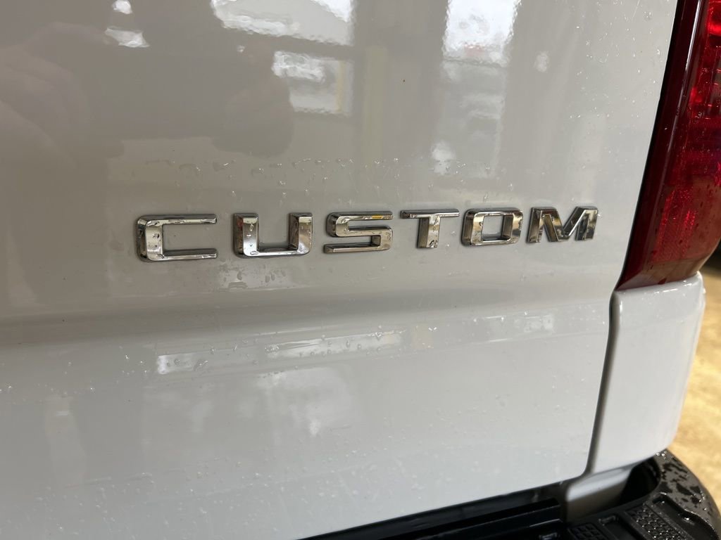Used 2023 Chevrolet Silverado 1500 Custom image 11