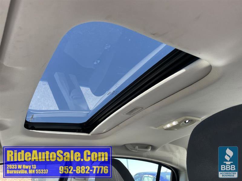 Used 2009 Chrysler Sebring Touring w/ Electronics Convenience Group FWD image 29