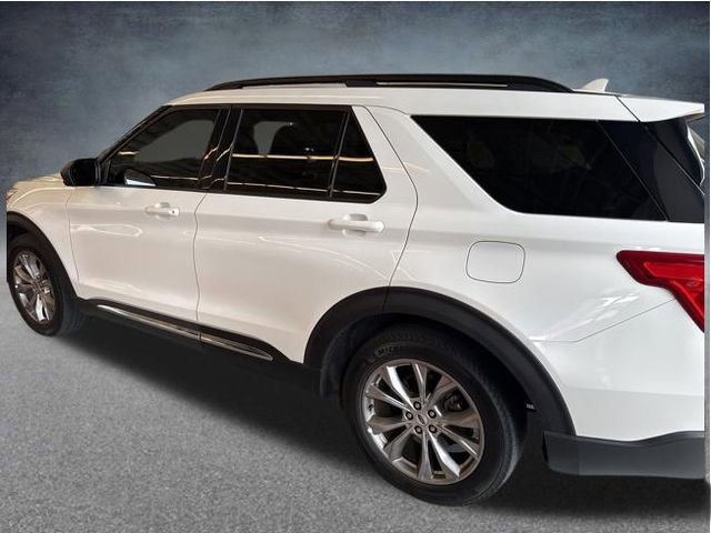 Used 2023 Ford Explorer XLT w/ Equipment Group 202A RWD image 3