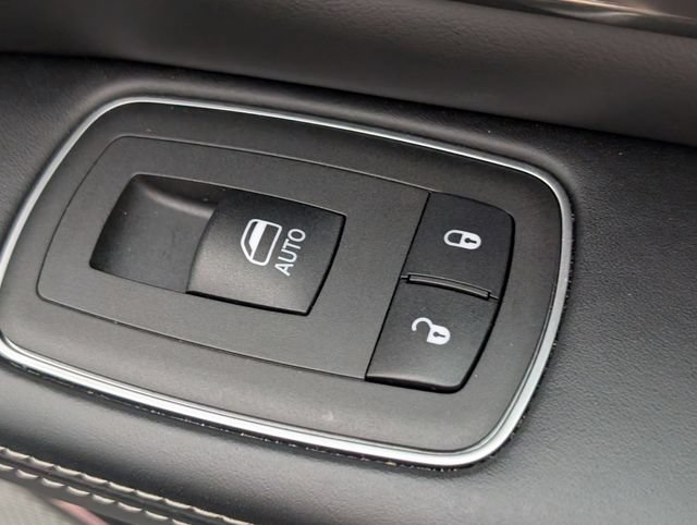 Used 2020 RAM 1500 Limited AWD/4WD image 35