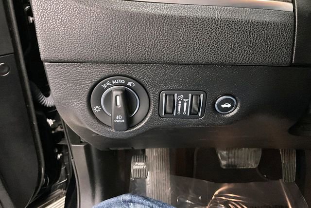 Used 2023 Chrysler 300 Touring L w/ Popular Equipment Group image 35