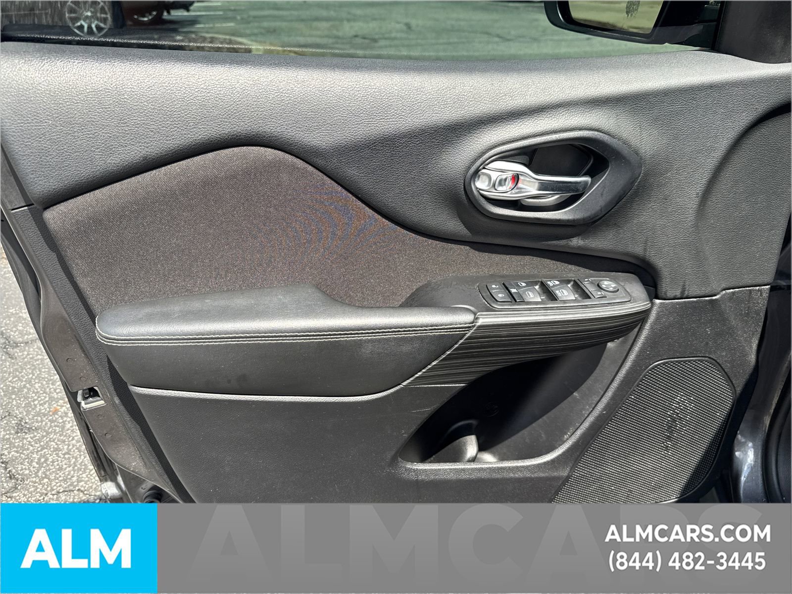 Used 2014 Jeep Cherokee Latitude image 12