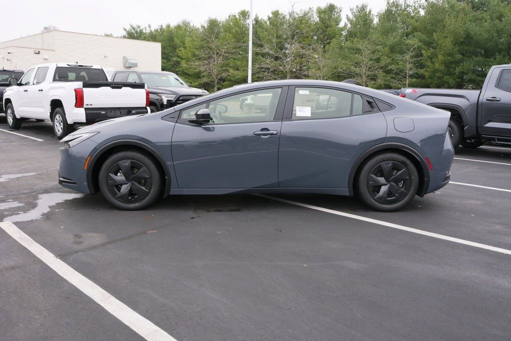 New 2026 Toyota Prius LE FWD image 4