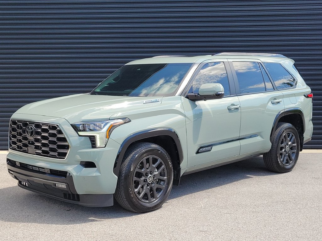 Used 2024 Toyota Sequoia Platinum AWD/4WD image 1