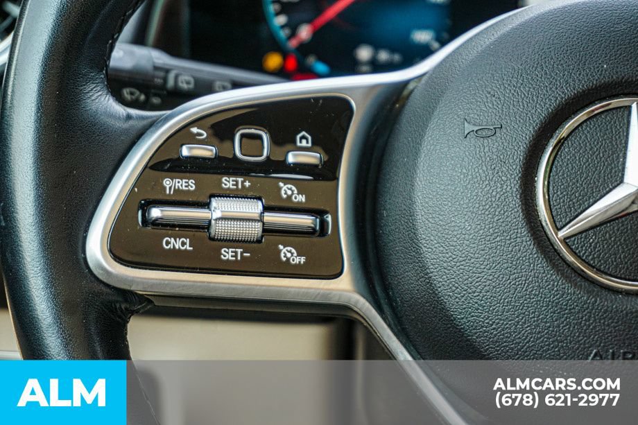 Used 2022 Mercedes-Benz GLB 250 4MATIC w/ Premium Package Lite image 31