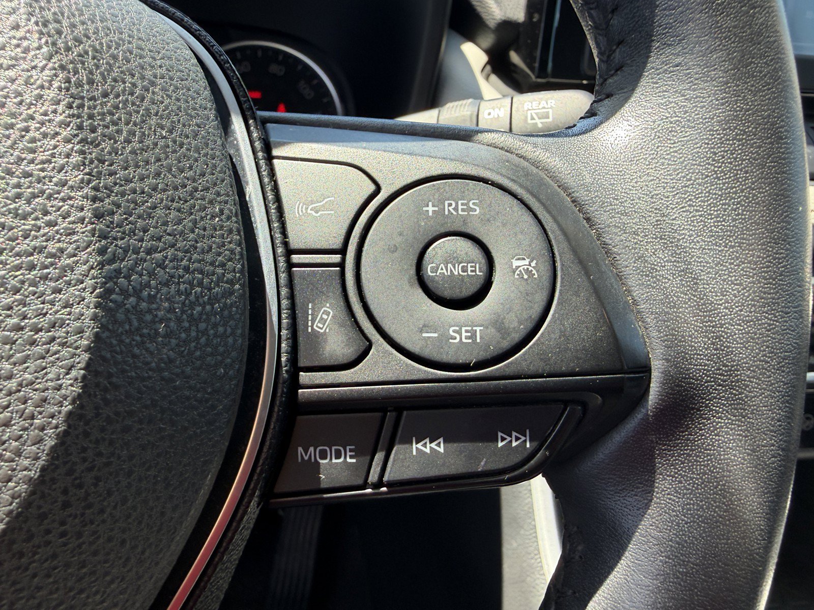 Used 2020 Toyota RAV4 XLE Premium AWD/4WD image 16