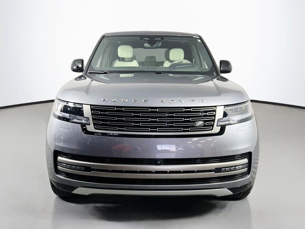Used 2025 Land Rover Range Rover Long Wheelbase SE AWD/4WD image 2