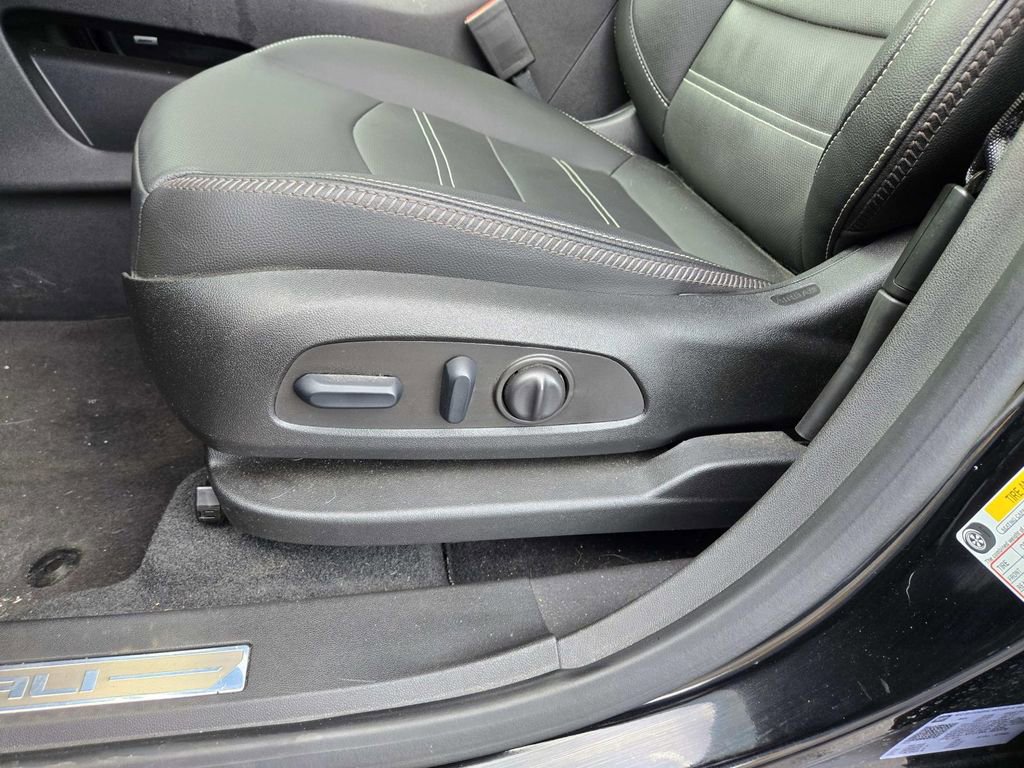 Used 2024 GMC Terrain Denali w/ Denali Premium Package image 41