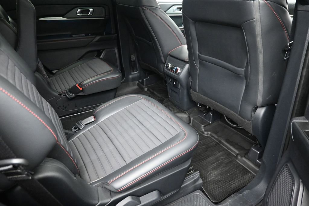 Used 2025 Ford Explorer ST-Line w/ Premium Package AWD/4WD image 8