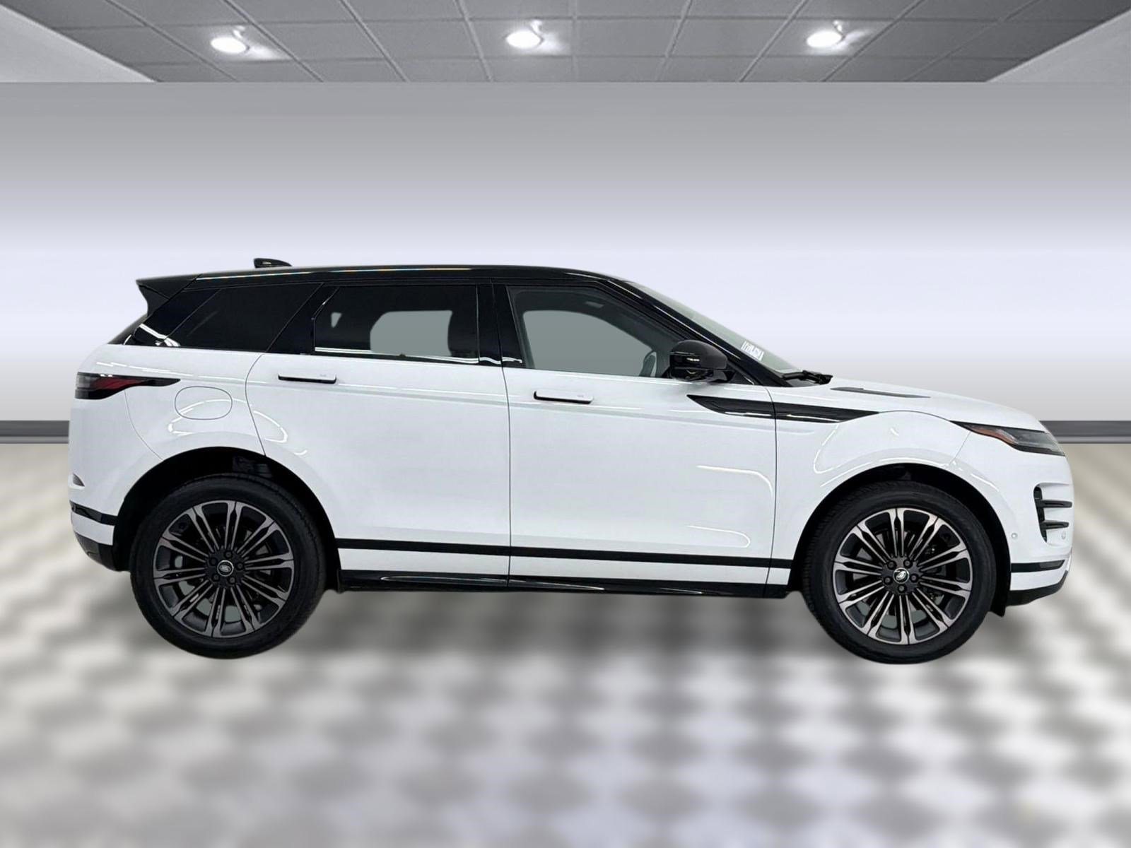 Certified 2026 Land Rover Range Rover Evoque Dynamic SE AWD/4WD image 8